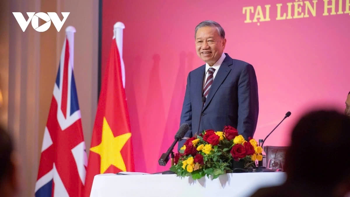 Party chief To Lam meets Vietnamese community in UK